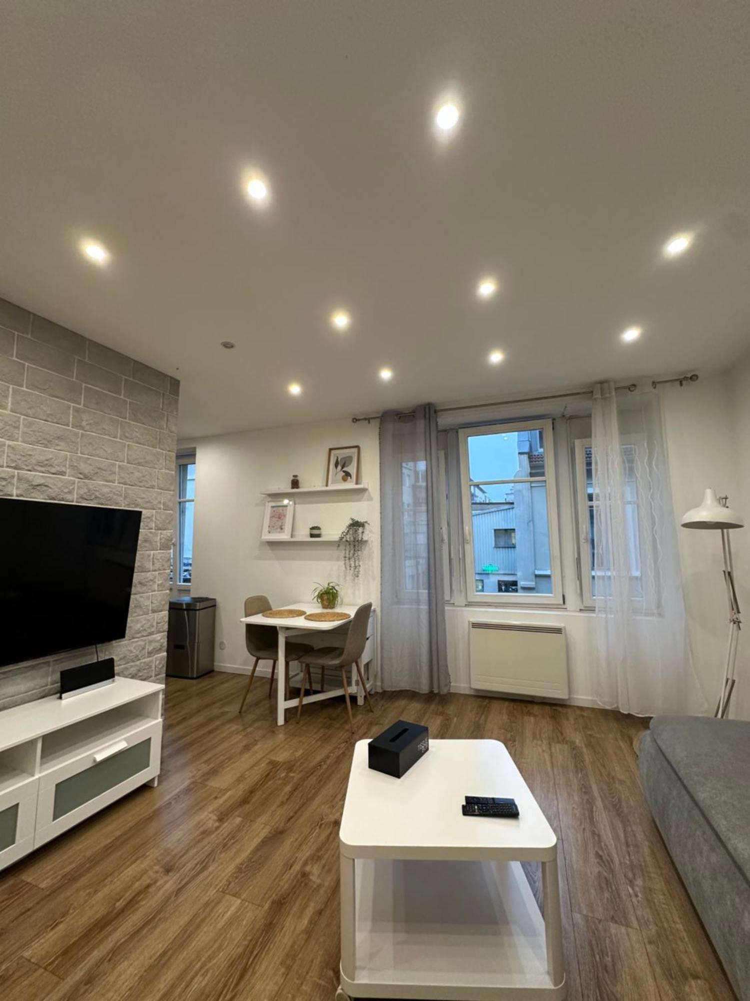 # Le 2 # Tres Beau T3 1Er Etage Tout Confort, Neuf, Mulhouse Centre Exterior photo